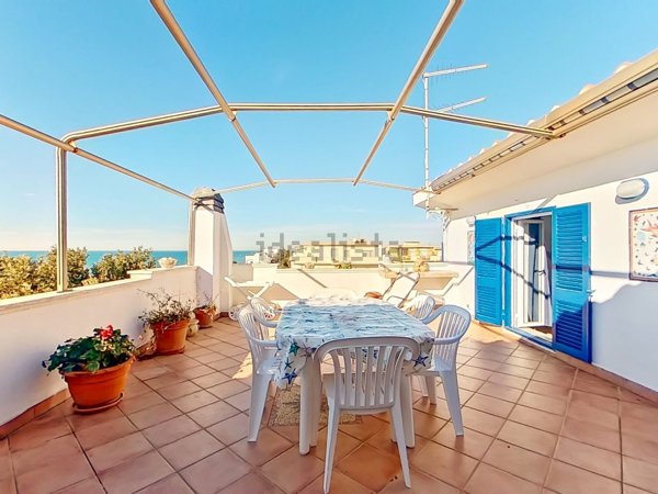 appartamento in vendita ad Anzio in zona Mare