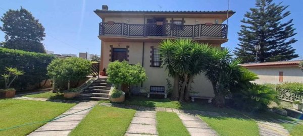 casa indipendente in vendita ad Anzio in zona Marechiaro