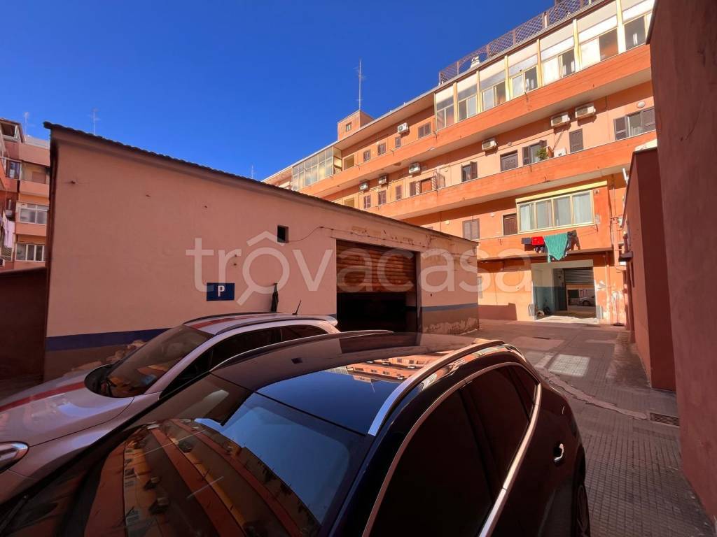 locale commerciale in vendita ad Anzio