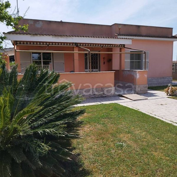 casa indipendente in vendita ad Anzio in zona Lido dei Pini