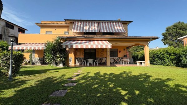 casa indipendente in vendita ad Anzio in zona Villa Claudia