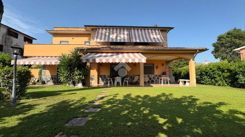 casa indipendente in vendita ad Anzio in zona Villa Claudia
