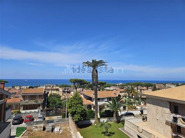 appartamento in vendita ad Anzio in zona Villa Claudia