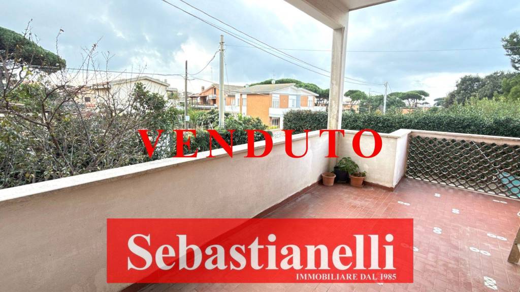appartamento in vendita ad Anzio in zona Mare