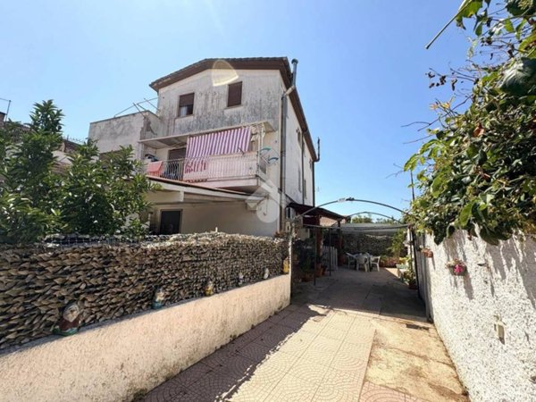 appartamento in vendita ad Anzio in zona Villa Claudia