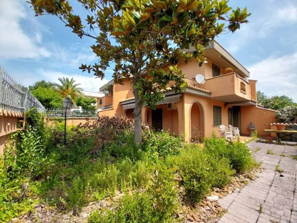 casa indipendente in vendita ad Anzio in zona Cincinnato