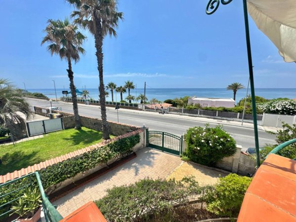 appartamento in vendita ad Anzio in zona Lido delle Sirene