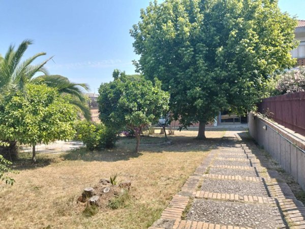 appartamento in vendita ad Anzio in zona Mare