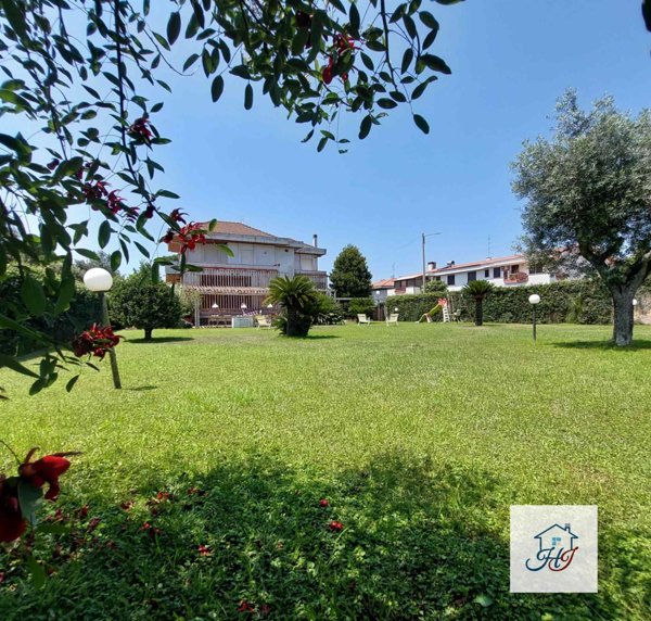 casa indipendente in vendita ad Anzio
