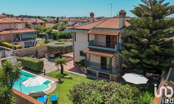 casa indipendente in vendita ad Anzio in zona Stazione