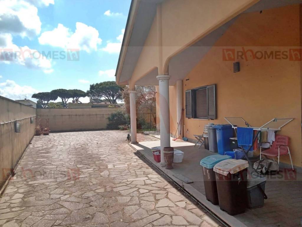 casa indipendente in vendita ad Anzio in zona Stazione