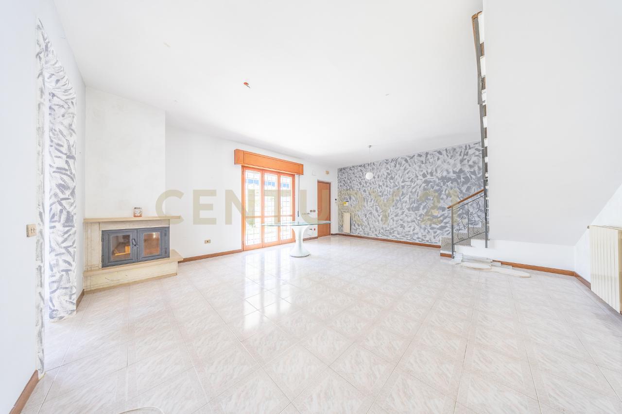 casa indipendente in vendita ad Anzio