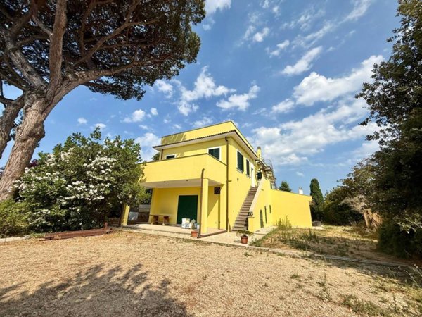 casa indipendente in vendita ad Anzio in zona Stazione