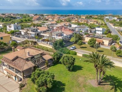 casa indipendente in vendita ad Anzio in zona Marechiaro