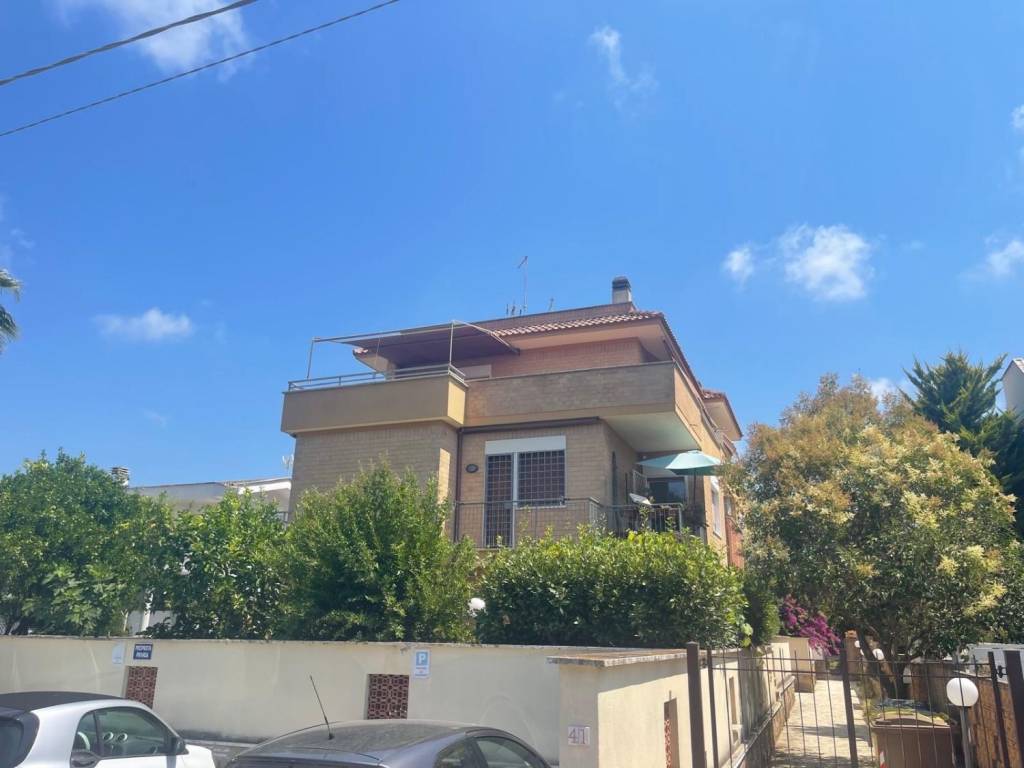 appartamento in vendita ad Anzio in zona Mare