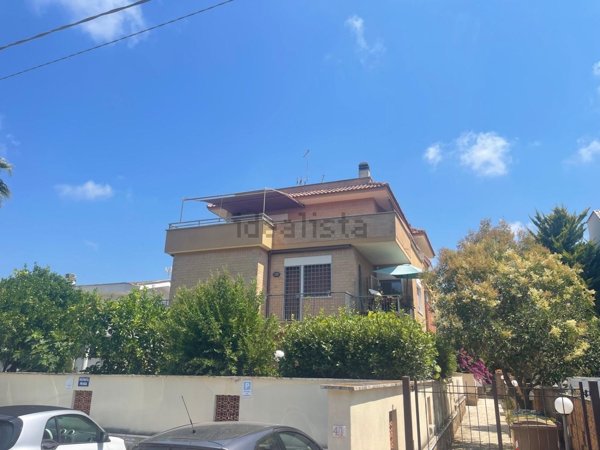 appartamento in vendita ad Anzio in zona Mare