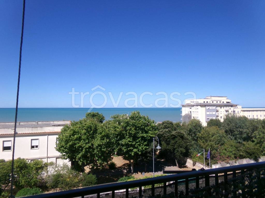 appartamento in vendita ad Anzio in zona Anzio Colonia