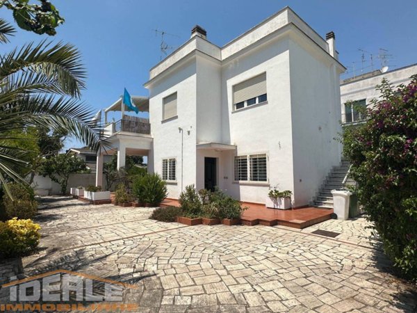 casa indipendente in vendita ad Anzio in zona Mare