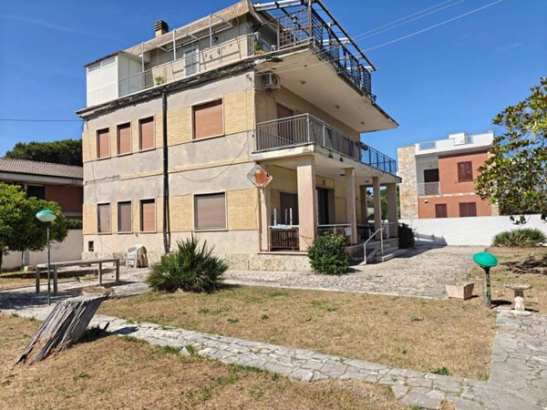 appartamento in vendita ad Anzio in zona Mare