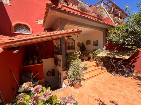 casa indipendente in vendita ad Anzio in zona Stazione