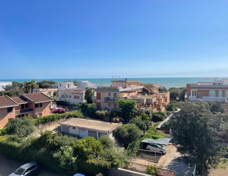 appartamento in vendita ad Anzio in zona Mare