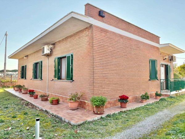 casa indipendente in vendita ad Anzio in zona Stazione