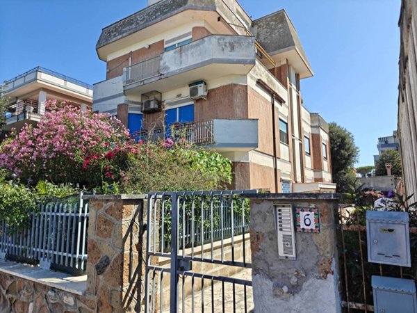 appartamento in vendita ad Anzio in zona Mare