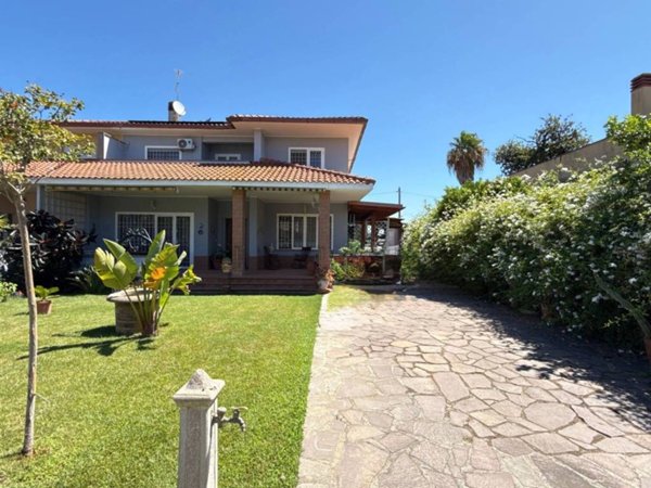 casa indipendente in vendita ad Anzio in zona Lido dei Pini