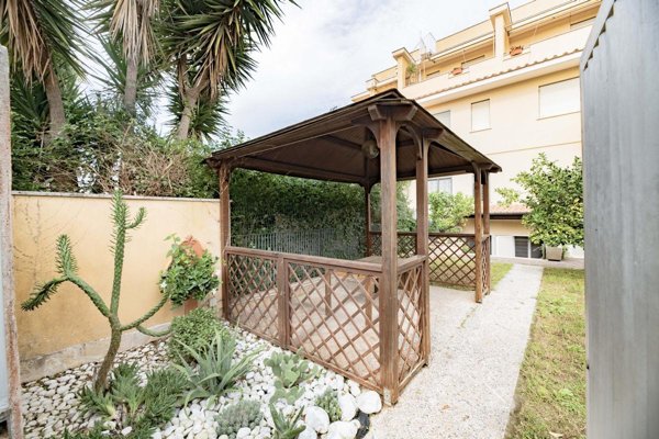 appartamento in vendita ad Anzio in zona Mare