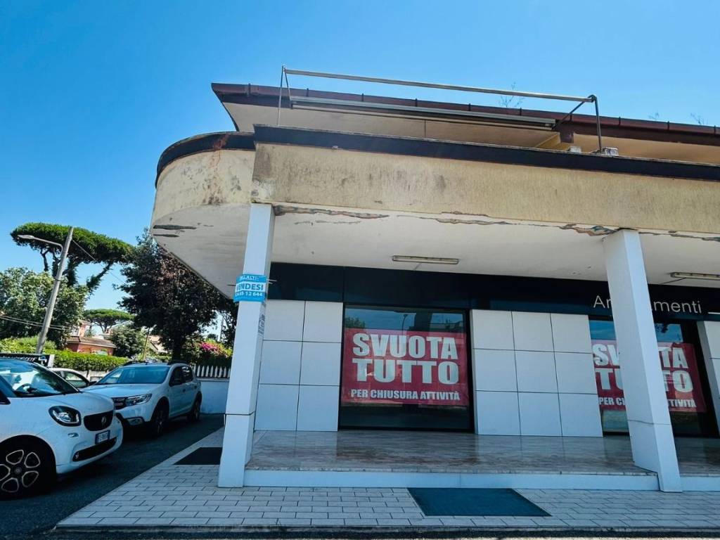negozio in vendita ad Anzio in zona Mare