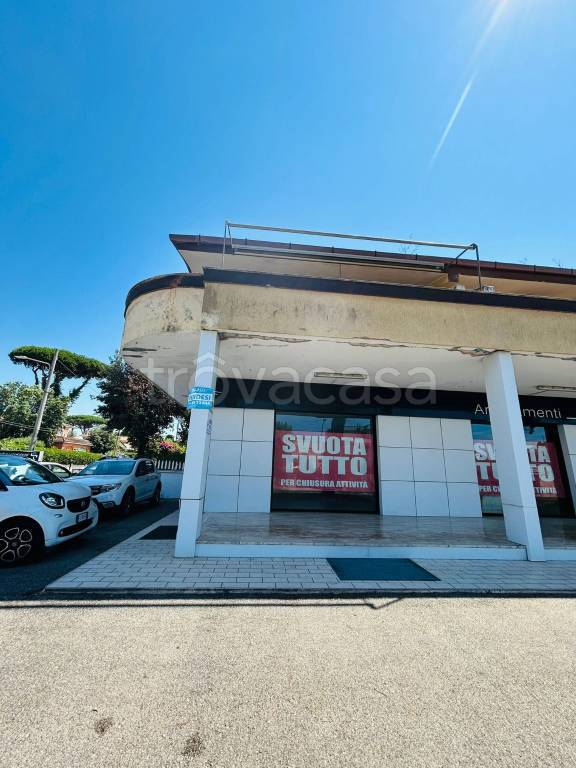 negozio in vendita ad Anzio in zona Mare