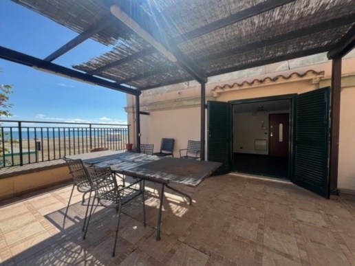 appartamento in vendita ad Anzio in zona Mare