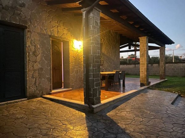 casa indipendente in vendita ad Anzio in zona Stazione
