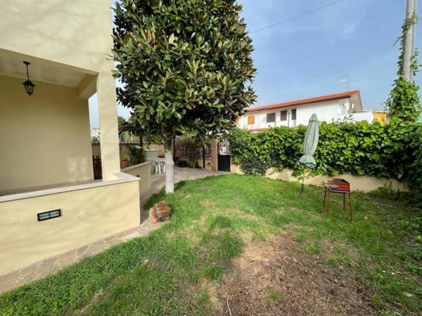 casa indipendente in vendita ad Anzio in zona Mare