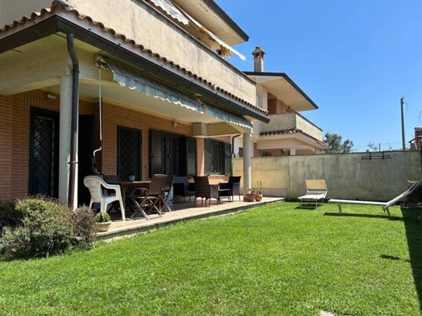 casa indipendente in vendita ad Anzio in zona Lido dei Pini