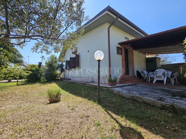 casa indipendente in vendita ad Anzio in zona Villa Claudia