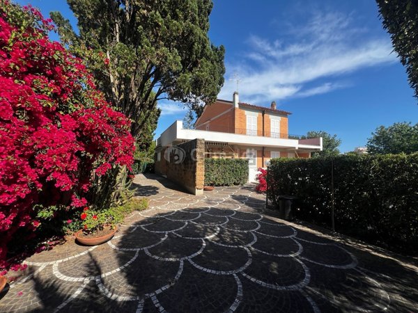 casa indipendente in vendita ad Anzio in zona Lido dei Gigli