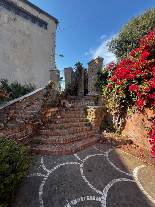 casa indipendente in vendita ad Anzio in zona Mare
