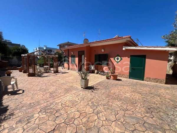 casa indipendente in vendita ad Anzio in zona Anzio Colonia