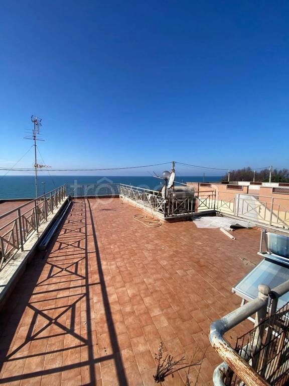 casa indipendente in vendita ad Anzio in zona Mare