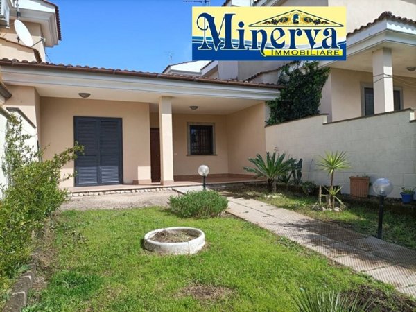 casa indipendente in vendita ad Anzio in zona Stazione