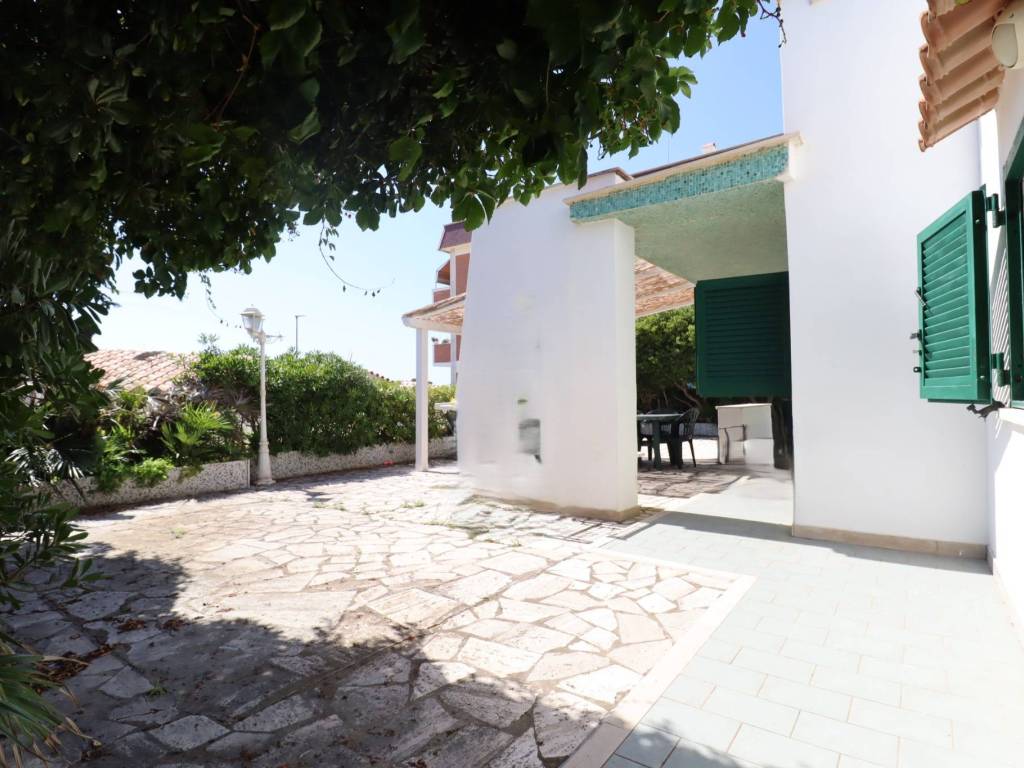 casa indipendente in vendita ad Anzio in zona Mare