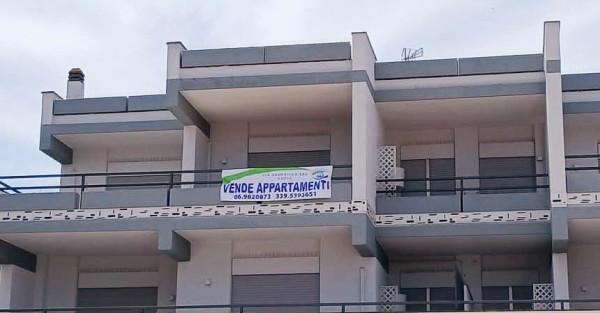 locale commerciale in vendita ad Anzio in zona Mare