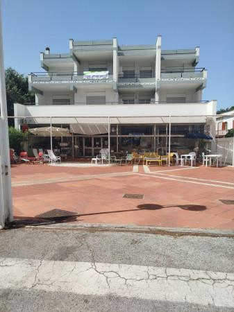 locale commerciale in vendita ad Anzio in zona Mare