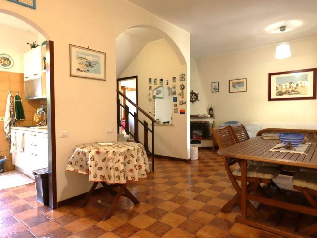 casa indipendente in vendita ad Anzio in zona Mare