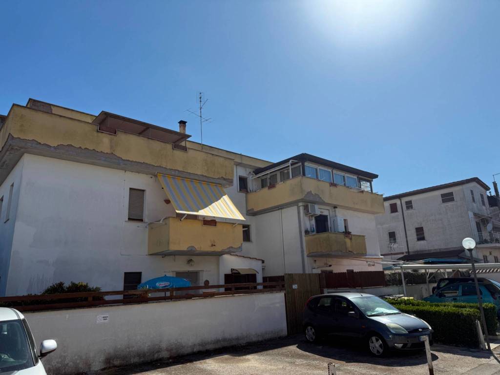 appartamento in vendita ad Anzio in zona Villa Claudia