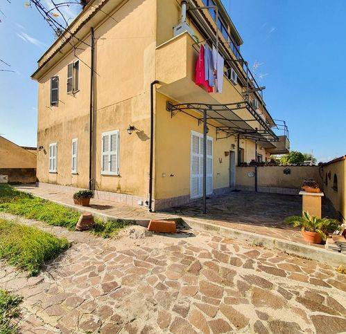 casa indipendente in vendita ad Anzio in zona Stazione