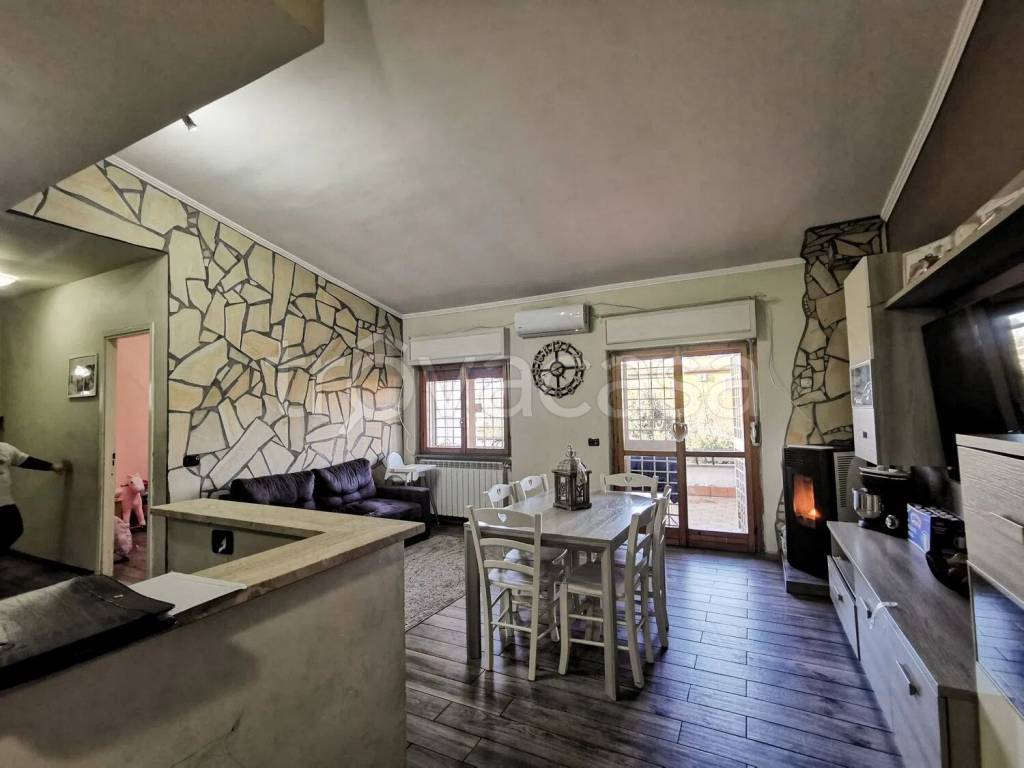 casa indipendente in vendita ad Anzio in zona Stazione