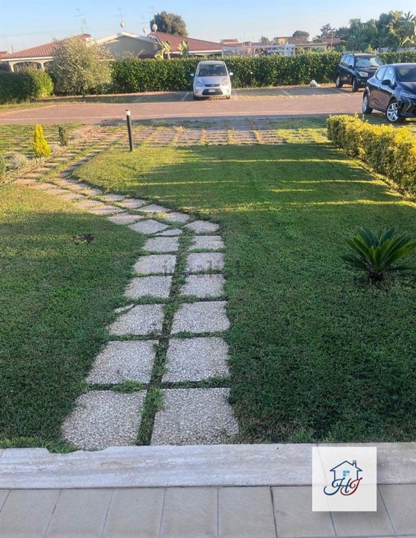 casa indipendente in vendita ad Anzio in zona Villa Claudia