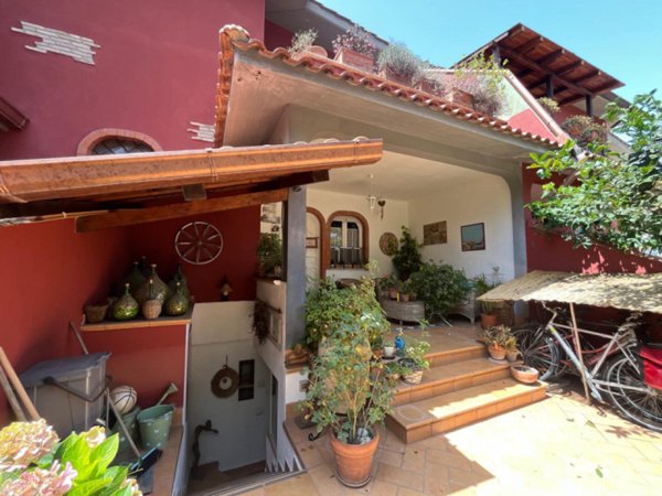casa indipendente in vendita ad Anzio in zona Mare
